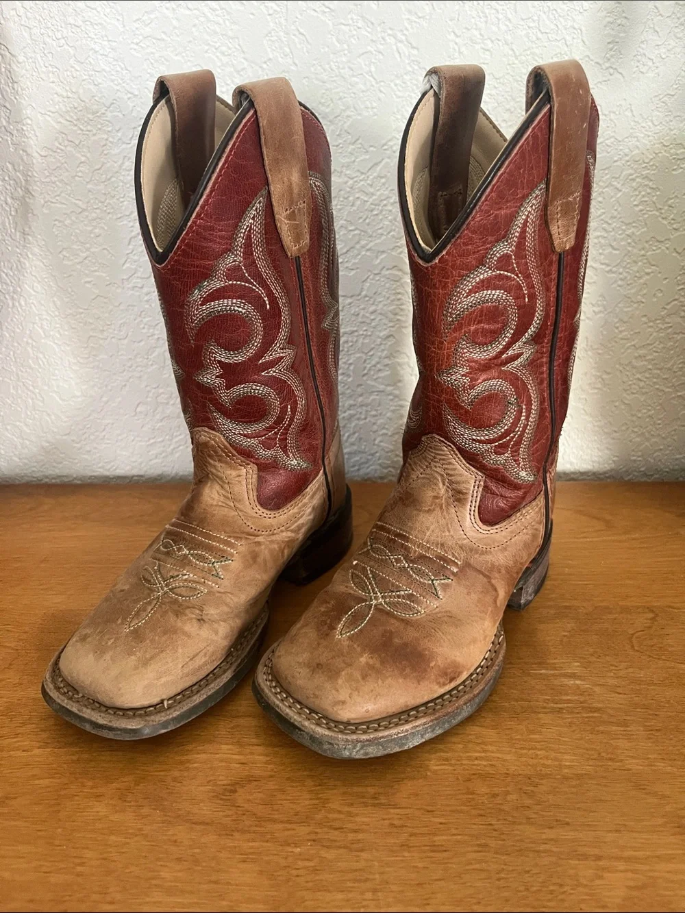 Cody James • Brown and Red Western Cowboy Boots